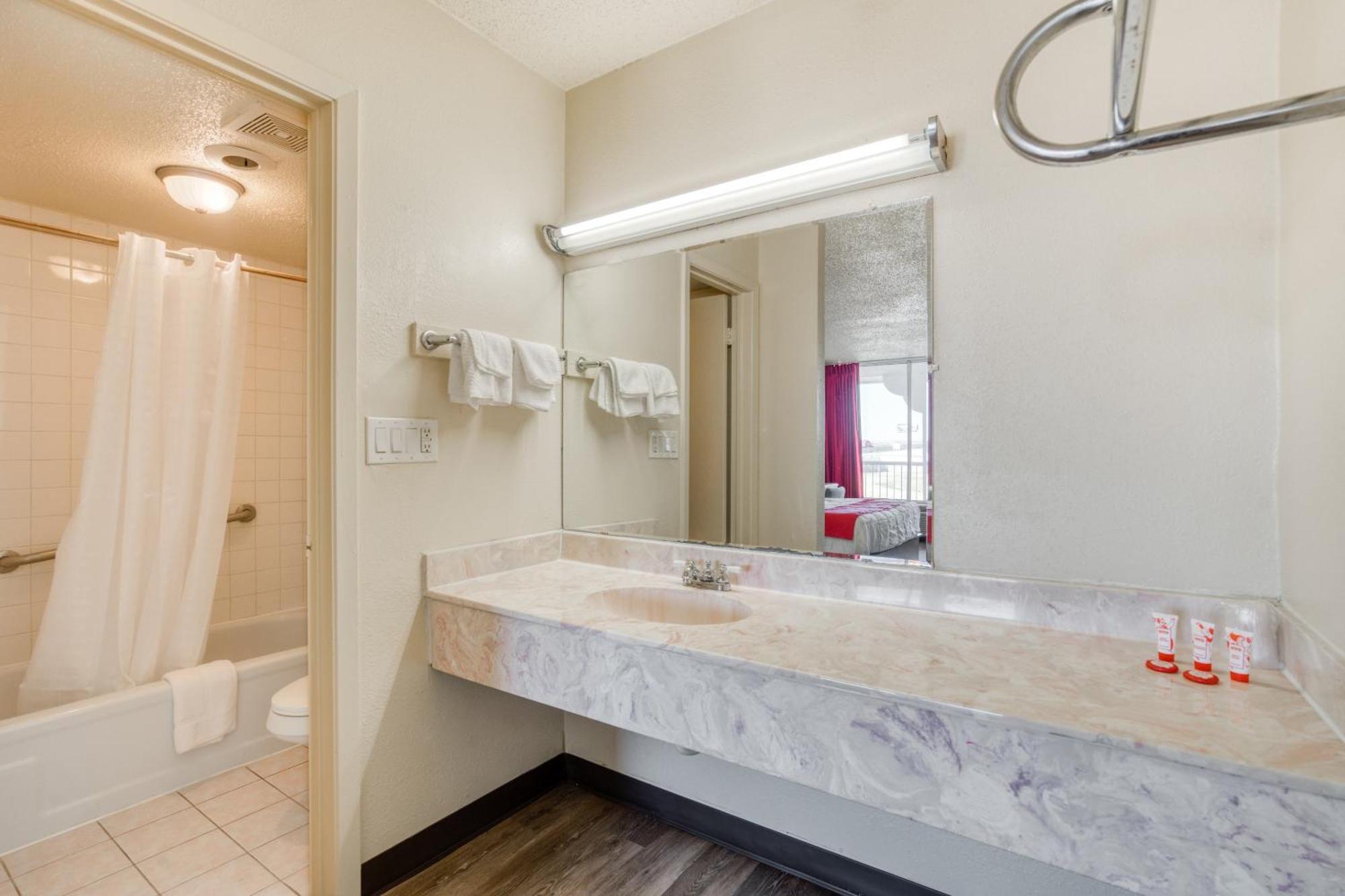 Oyo Hotel Waco University Area I-35 Ngoại thất bức ảnh